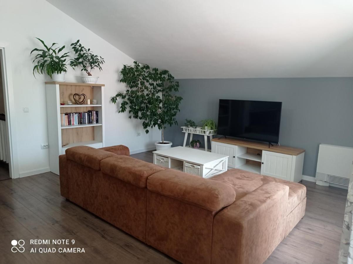 Уютна Къща Appartement Sliven Buitenkant foto